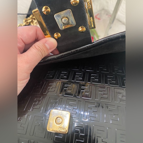 FENDI
Patent FF Embossed Forever Mama Baguette Black - Picture 12 of 14